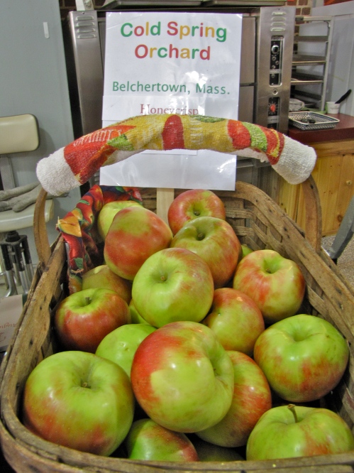 Honeycrisp apples from Cold Spring Orchard In Belchertown, Massachusetts, on display at the New England Apple Association booth in the Massachusetts Building at the Eastern States Exposition (the "Big E") in West Springfield, daily from 10 a.m. to 9 p.m. through Sunday, September 30. (Bar Lois Weeks photo)