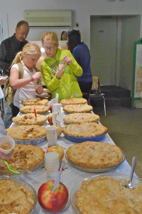 The apple pie evaluators took their job seriously at White Memorial Conservation Center, Litchfield, Connecticut. (Bar Lois Weeks photo)
